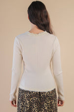 Rosette V-Neck Lace Trim Fitted Knit Top